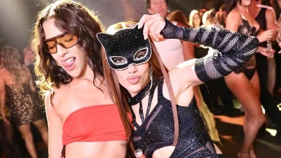 Anitta compartilha momentos em festa de aniversário