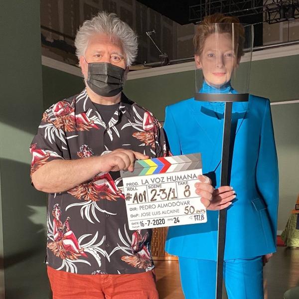 Pedro Almodóvar e Tilda Swinton nos bastidores do curta 'Human Voice'
