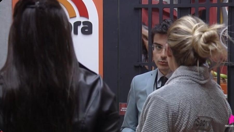 A Fazenda 2025: Dudu Camargo detona atitude de Mesquita A Fazenda 2025: Dudu Camargo detona atitude de Mesquita