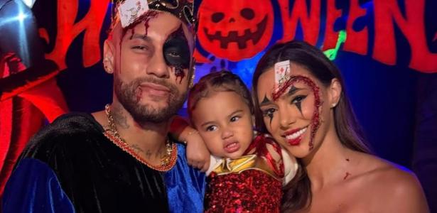 Neymar e Bruna Biancardi curtem Halloween com Mavie