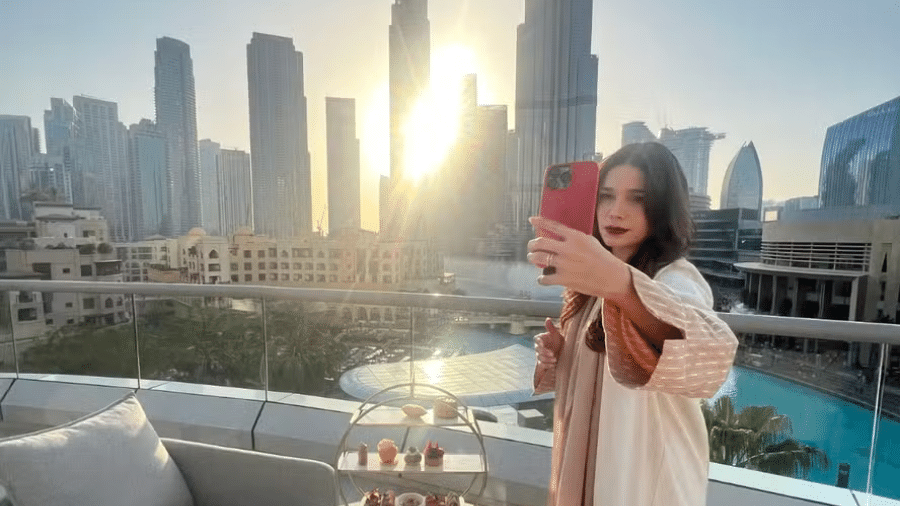 Maya (Sabrina Petraglia) em "Família É Tudo" - Reprodução