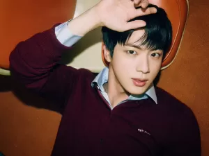 Jin do BTS retornará com novo single; relembre solos marcantes do cantor