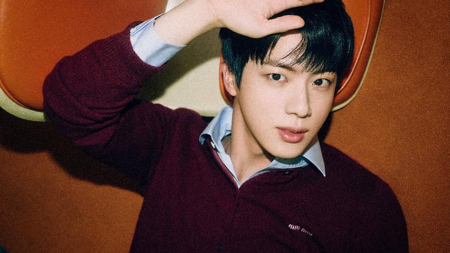 Jin em foto promocional do seu novo disco, "Happy" - Big Hit/Divulgação