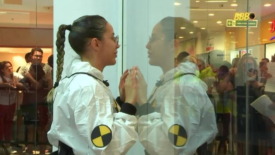 BBB 25: Renata recebe enxurrada de informações na Vitrine do Seu Fifi