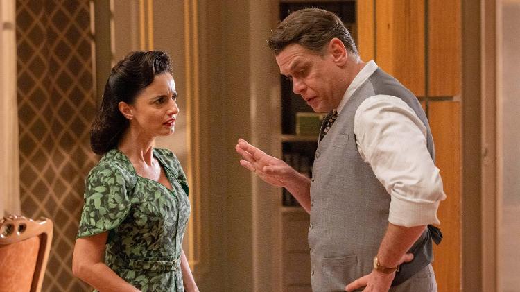 Valéria (Julia Stockler) e Juliano (Fabio Assunção) em 'Garota do Momento' Valéria (Julia Stockler) e Juliano (Fabio Assunção) em 'Garota do Momento'