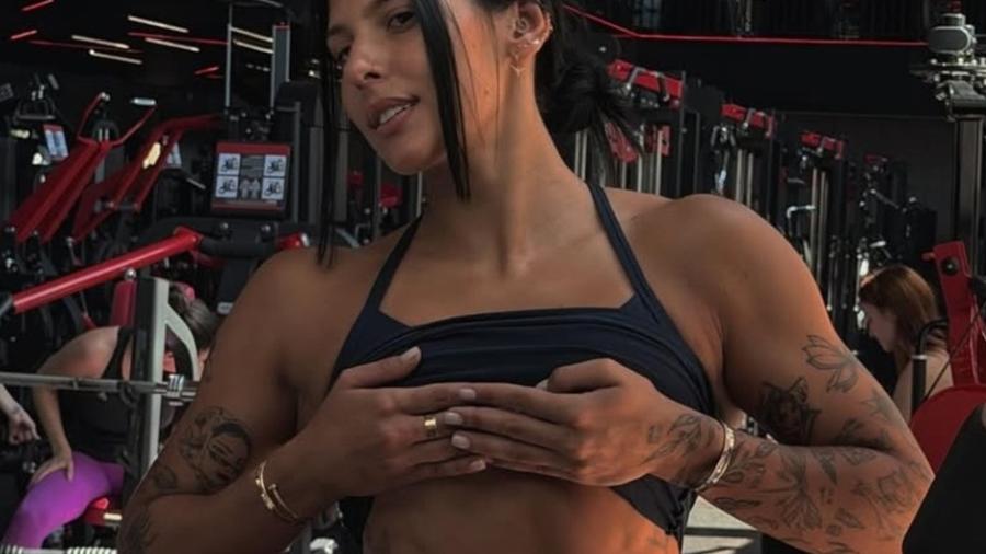 Ana Castela rebate rumores sobre IA e exibe resultado de foco em rotina fitness