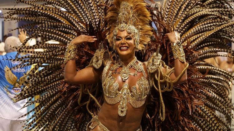 Vanessa Alves é a rainha de bateria da Águia de Ouro