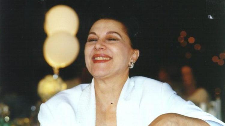Marly Bueno em 'Laços de Família' (2000), uma das novelas de Manoel Carlos em que atuou Marly Bueno em 'Laços de Família' (2000), uma das novelas de Manoel Carlos em que atuou