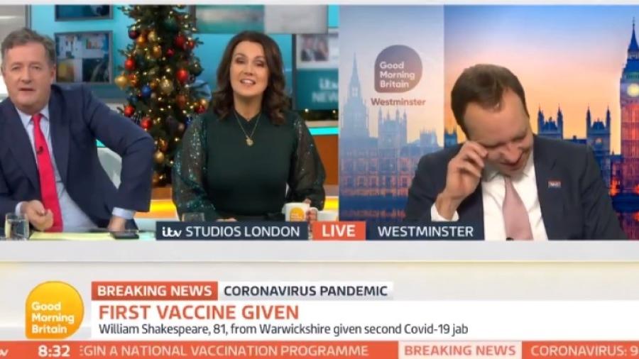 Matt Hancock (esquerda), limpa as lágrimas ao falar sobre vacina no "Good Morning Britain" - Reprodução/Twitter