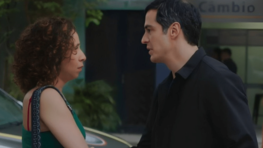 Adriana (Thalita Caruta) e Jonas (Mateus Solano) se amam em "Elas por Elas" - Reprodução/Globo