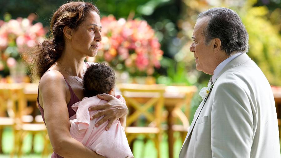 Ellen (Camila Pitanga) e Abel (Tony Ramos) em 'Dona de Mim' Ellen (Camila Pitanga) e Abel (Tony Ramos) em 'Dona de Mim'