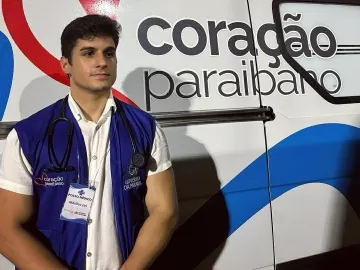 Médico gato do São João viraliza e diz que atendeu mesma paciente 5 vezes