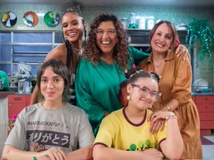 Sitcom criada por Regina Casé estreia em outubro na Globo; veja nova foto