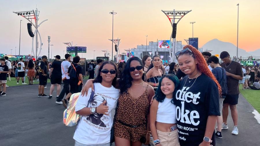 Mirela, Fernanda, Kamilla e Manoela curtiram Rock in Rio em família