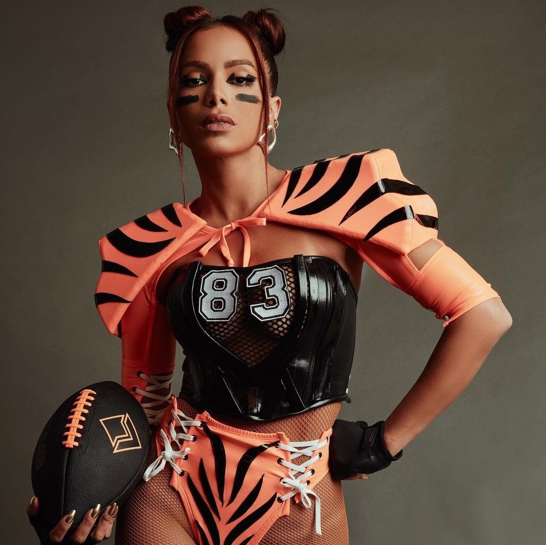 Foto: Anitta declarou torcida para o Cincinnati Bengals, time do