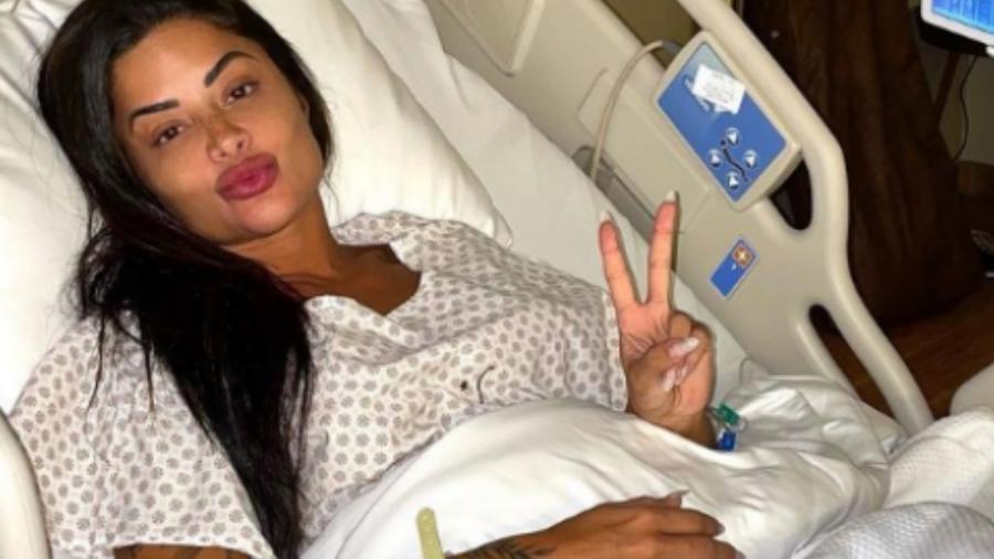 Aline Riscado foi submetida a uma cirurgia pós romper o ligamento cruzado anterior - Reprodução/Instagram