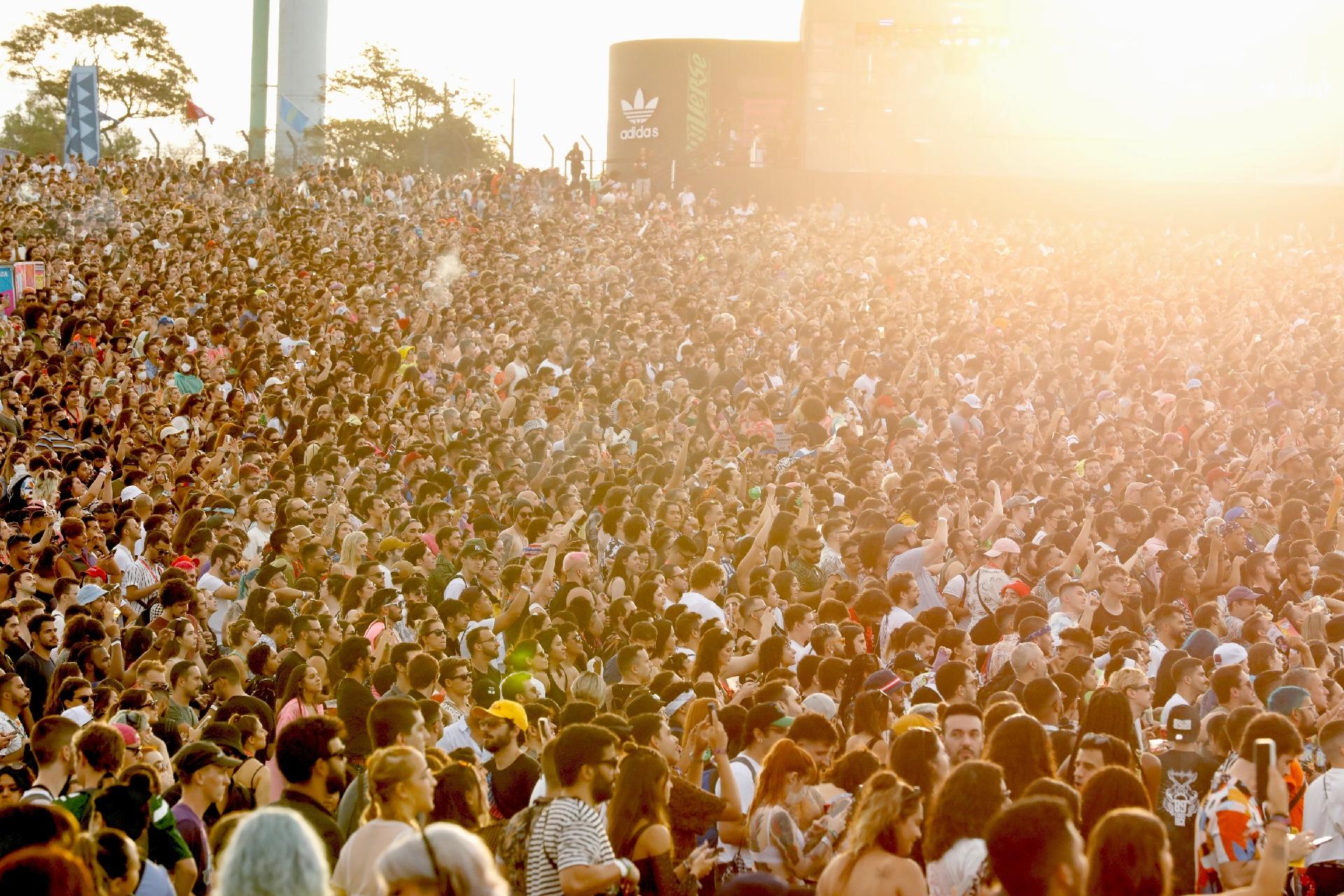 Multidão circula pelo Lolla Brasil 2022 - Mariana Pekin/UOL