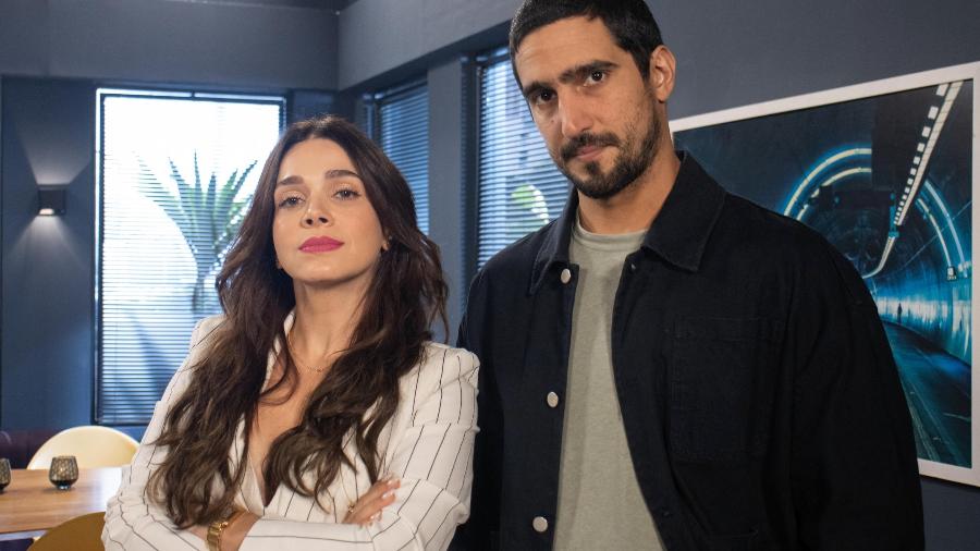 Maya (Sabrina Petraglia) e Tom (Renato Góes) em "Família É Tudo" - Angélica Goudinho/Globo