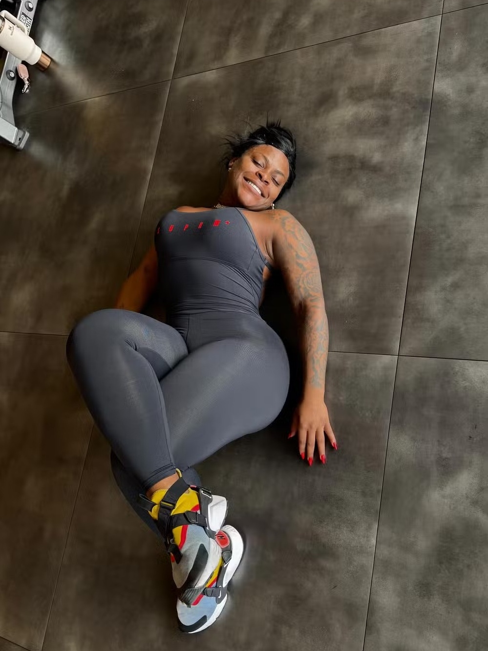 Jojo Todynho exibe shape e incentiva fãs a malharem: Gostosa anda
