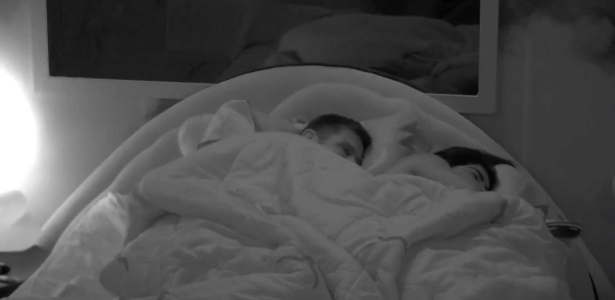 Momentos de carinho no BBB 26: Jonas e Marciele em conchinha