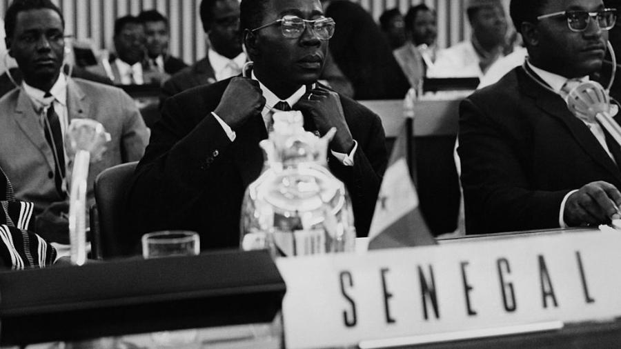 Léopold Sédar Senghor, escritor e presidente do Senegal, durante conferência dos Estados africanos em Adis Abeba, na Etiópia, em maio de 1963 - FPG/Archive Photos/Getty Images
