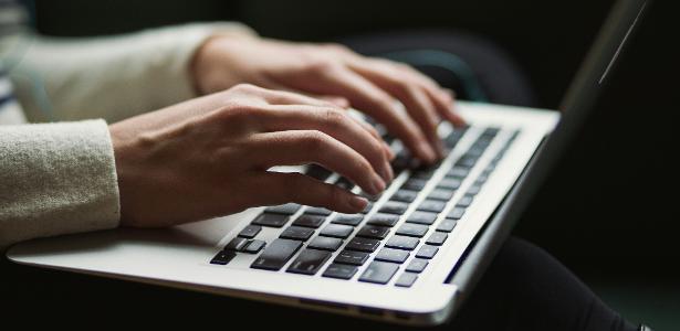 Dá justa causa? Ex-funcionária apaga planilhas da empresa após demissão