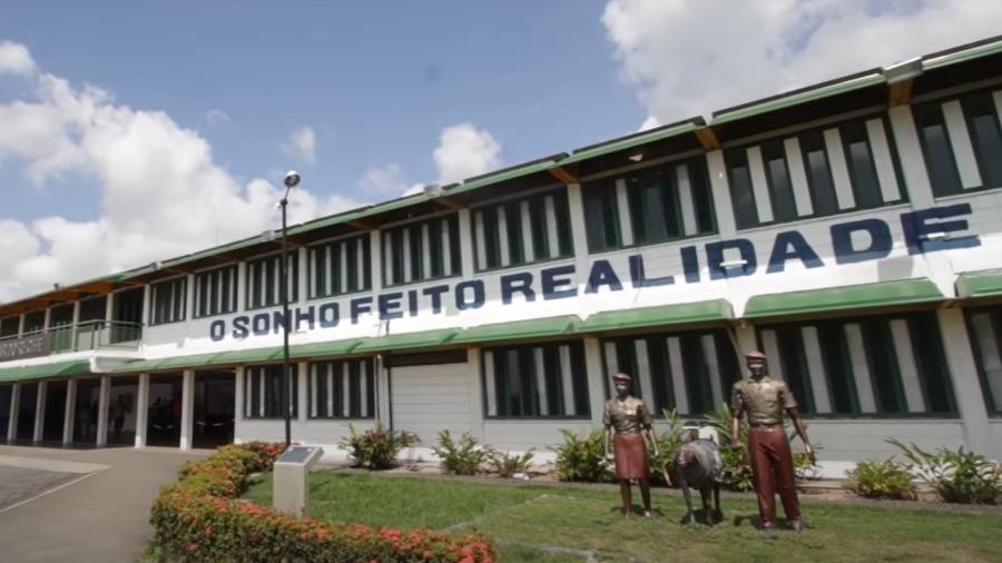 Fachada do Colégio Militar do Recife