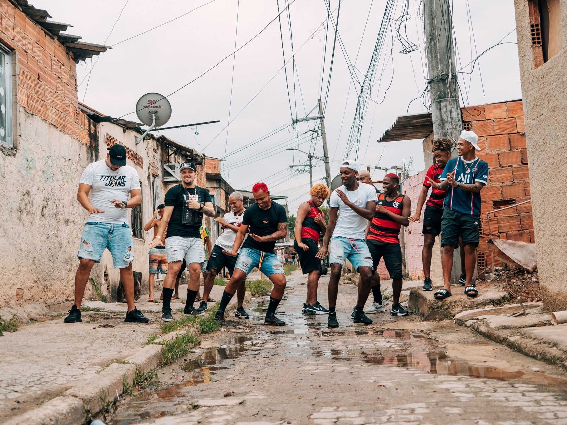 DESENROLA BATE JOGA DE LADIN - FUNK DO TIK TOK - OS HAWAIANOS