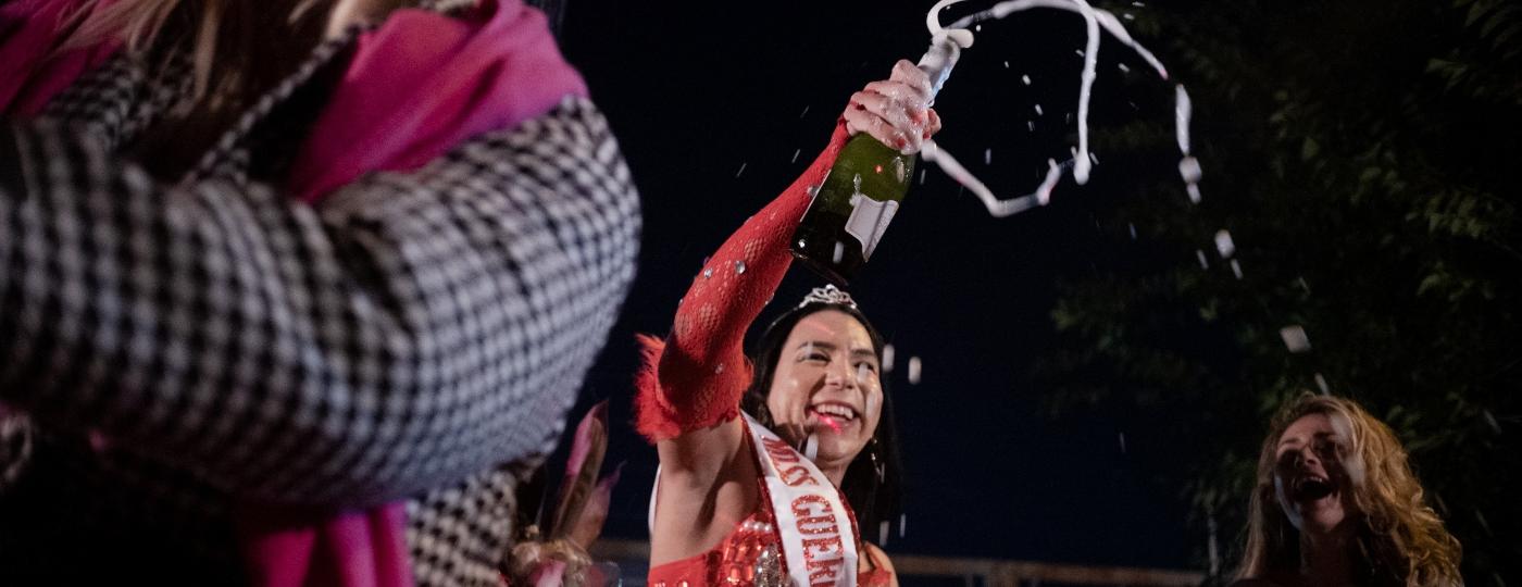 Lauany Ribeiro, profissional do sexo no Jardim Itatinga, comemora o título de Miss Guereira 2023, realizado no Dia Internacional da Prostituta - Camila Svenson/UOL