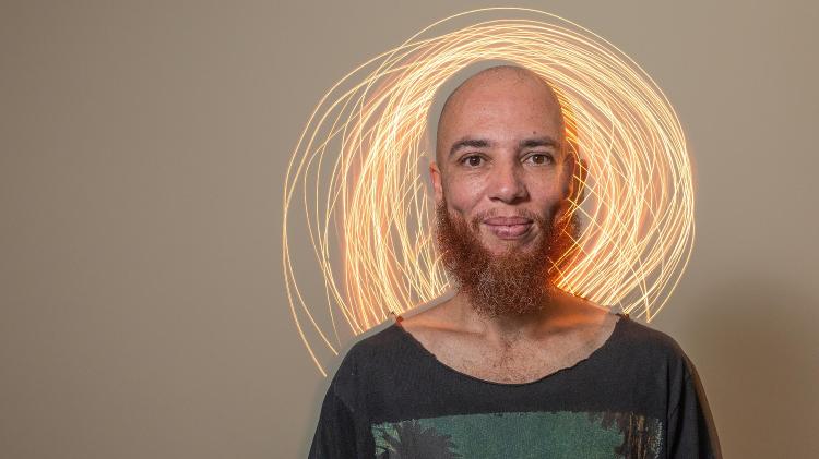 Rafael Diniz diz canalizar seres alienígenas para desbloquear energias