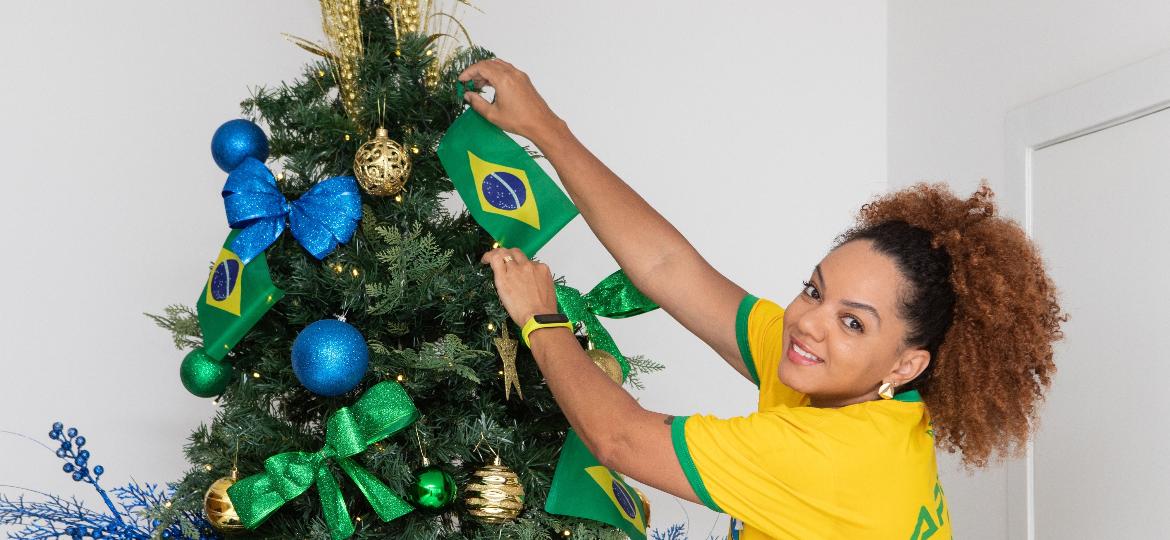 Tudo Dez  A maior loja de preço único do Brasil - Decoração - ÁRVORE DE  NATAL - ROSA