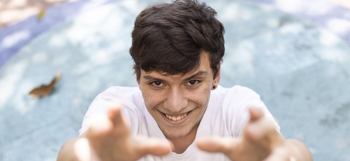 Morador de Betim, na região metropolitana de Belo Horizonte, o estudante Maike Anthony, 17, entrou para o Guinness Book como recordista mundial de memorização - Marcus Desimoni/UOL