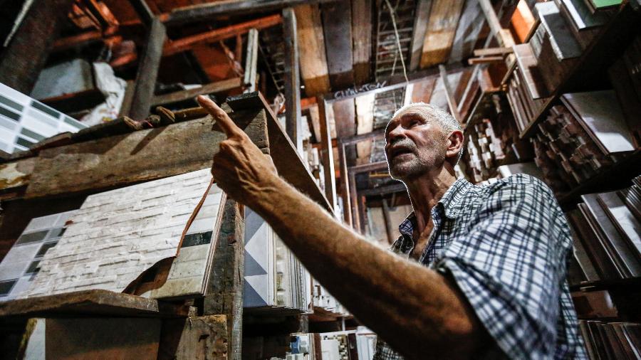Leonel Rodrigues, comerciante e curador do Museu dos Azulejos: "Arquitetos de lá [São Paulo] já me disseram que não tem a variedade que tem aqui" - Rafael Martins/UOL