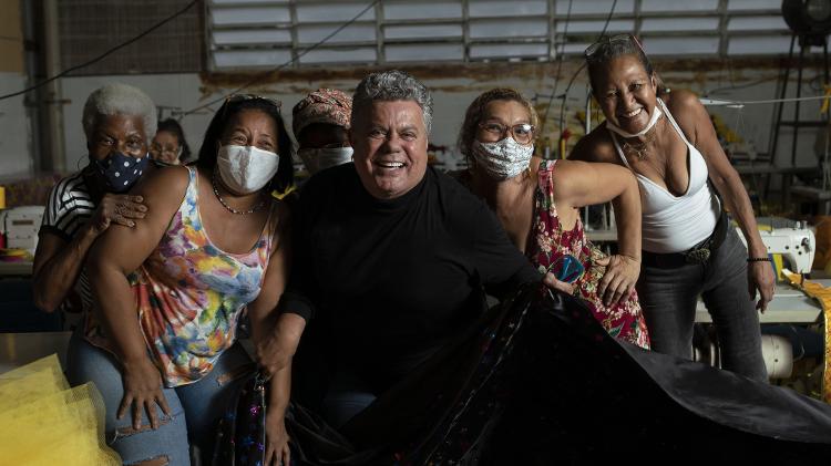 O carnavalesco Milton Cunha em barracão da Cidade do Samba - Ricardo Borges/UOL - Ricardo Borges/UOL