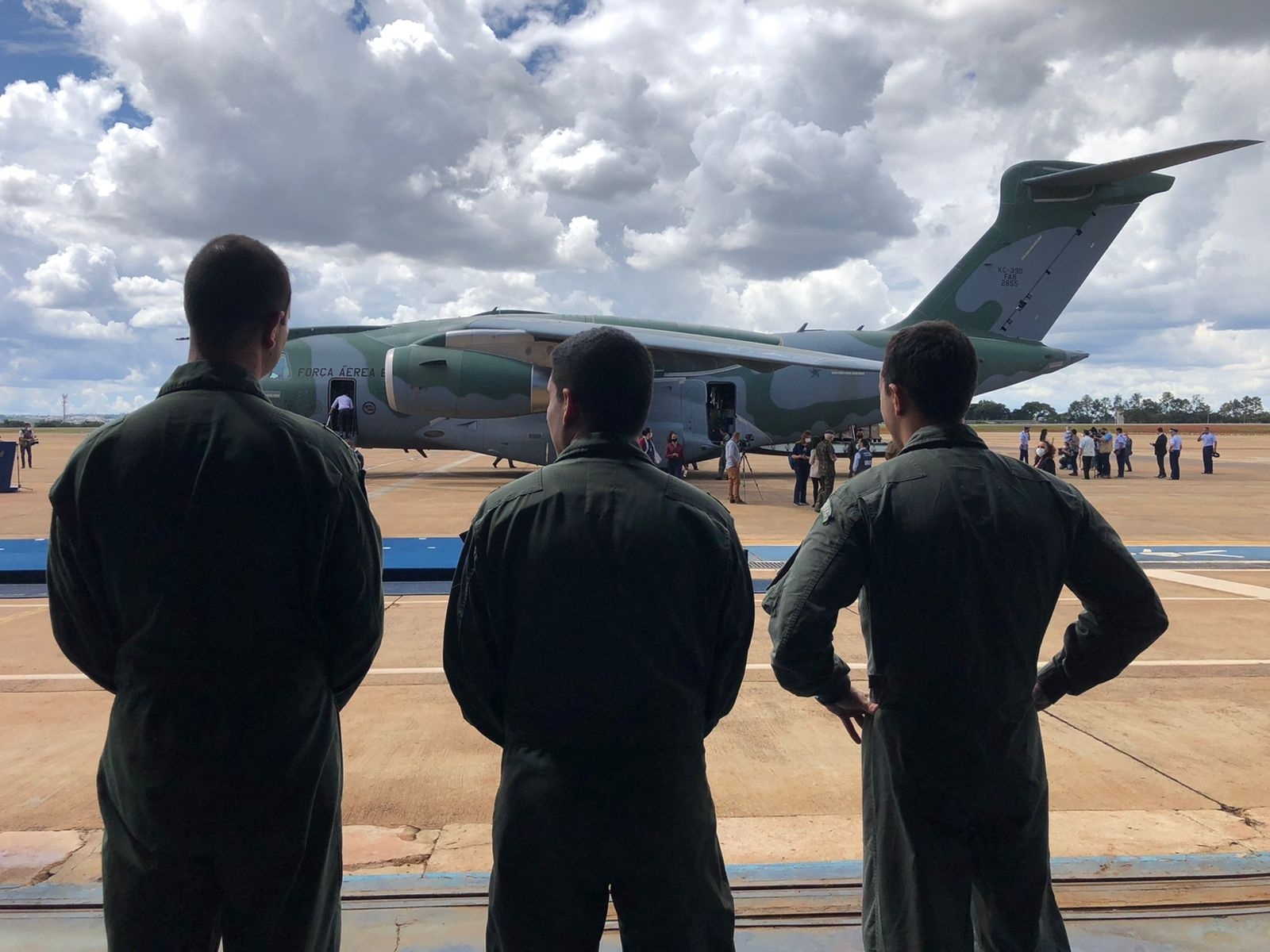 Planalto aposta em resgate de brasileiros para abafar polêmicas na guerra