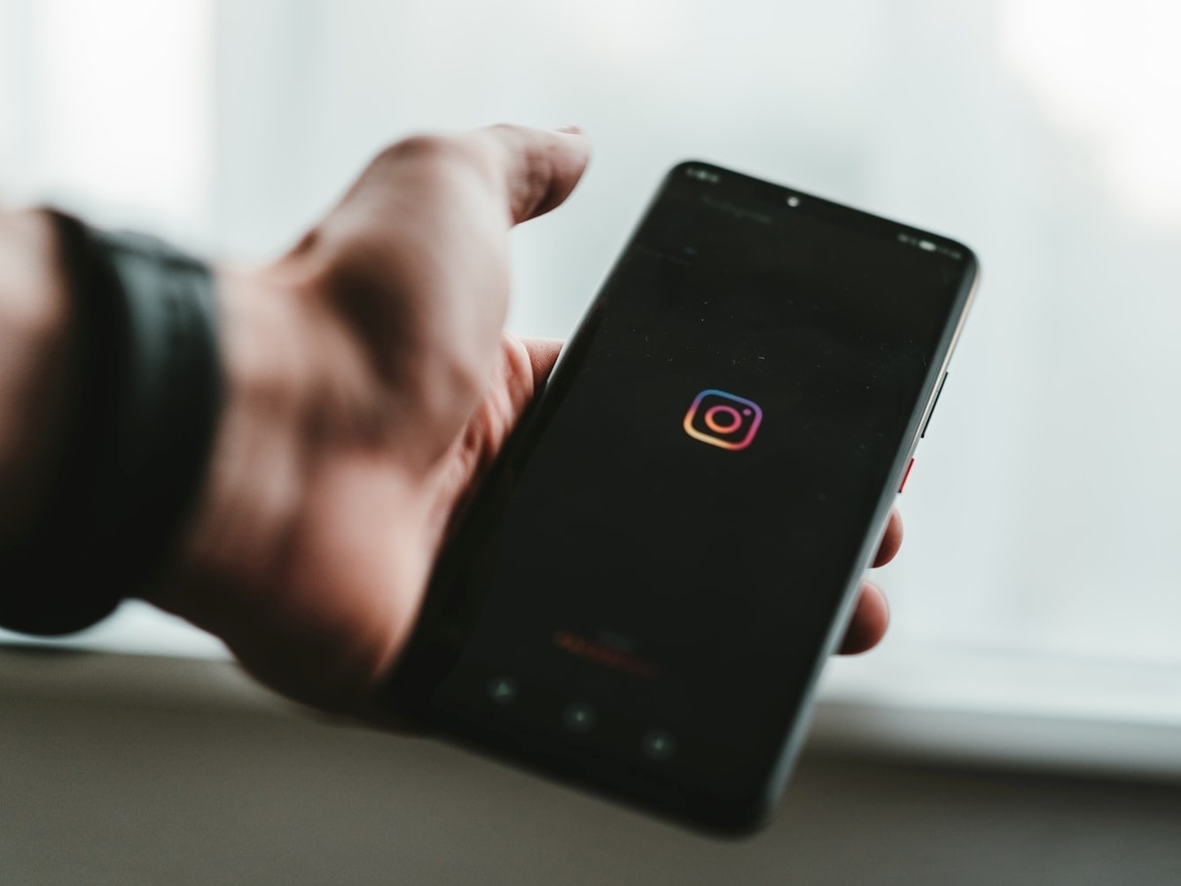 Instagram, 10
