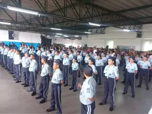 PMs da reserva viram consultores e lucram com modelo militar de ensino