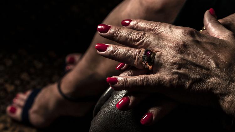 Marcia usa o anel de formatura que foi de seu avô, único advogado na família além dela - Fernando Moraes/UOL - Fernando Moraes/UOL