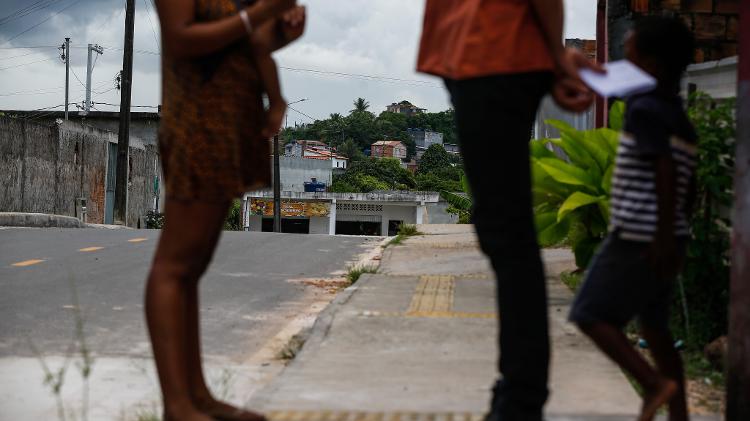 Rua raio do sol, região da Cascalheira, onde três pessoas da mesma família foram assasinadas quando chegavam em casa - Rafael Martins/UOL - Rafael Martins/UOL