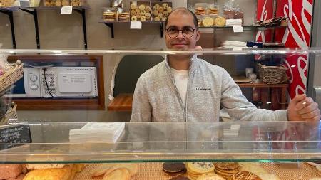 Padeiro Eddy Mariel, em Paris - Daniela Fernandes/UOL - Daniela Fernandes/UOL