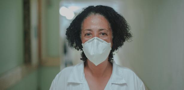 Sandra Santos, pedagoga hospitalar na UTI do Hospital Emílio Ribas