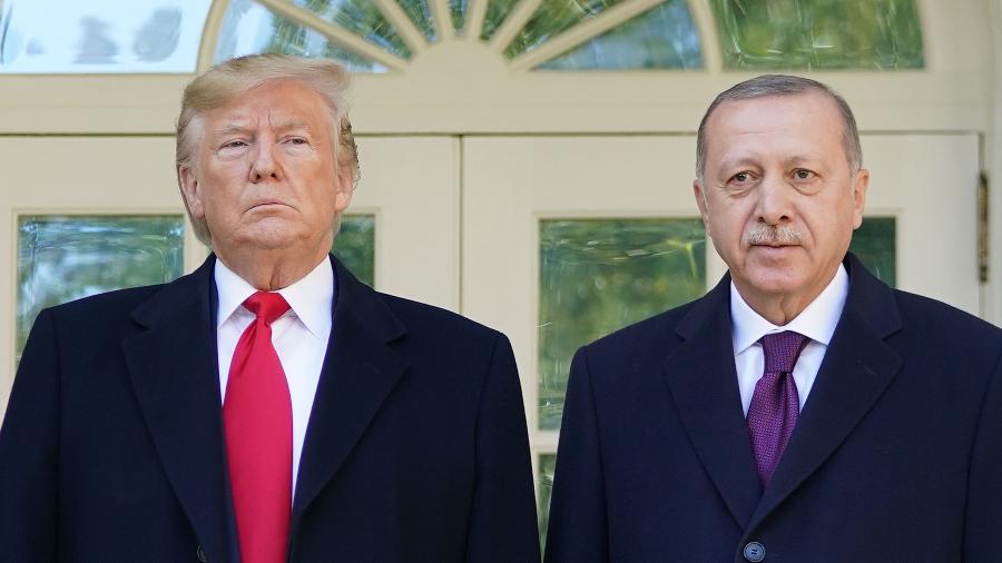 O presidente Donald Trump, ao lado do presidente turco Tayyp Erdogan, em Washington -  MANDEL NGAN / AFP