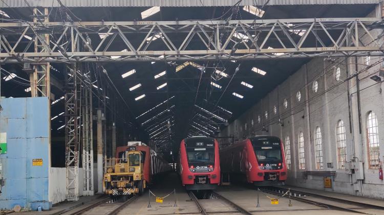 Trem Q148 na oficina da CPTM