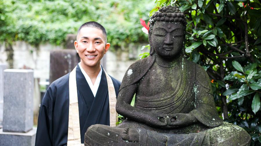 O monge e maquiador Kodo Nishimura - Arquivo Pessoal