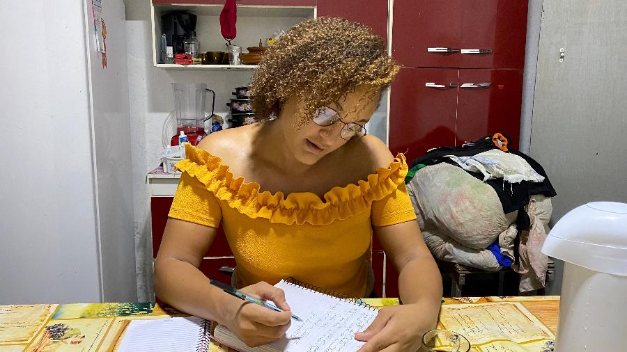 Faela Maya, cearense que faz sucesso nas redes usando humor e crítica social na novela "Pobreza Brasil" - Arquivo pessoal