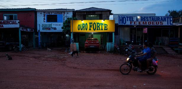 Distrito do Creporizão, vilarejo fundado e mantido por garimpeiros em Itaituba, no Pará