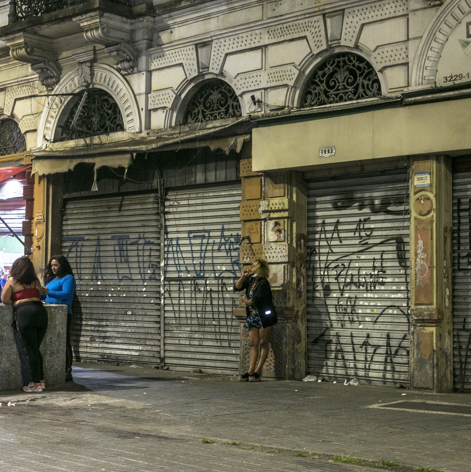 Mulheres que perderam emprego na pandemia recorrem à prostituição em SP -  19/04/2021 - UOL TAB