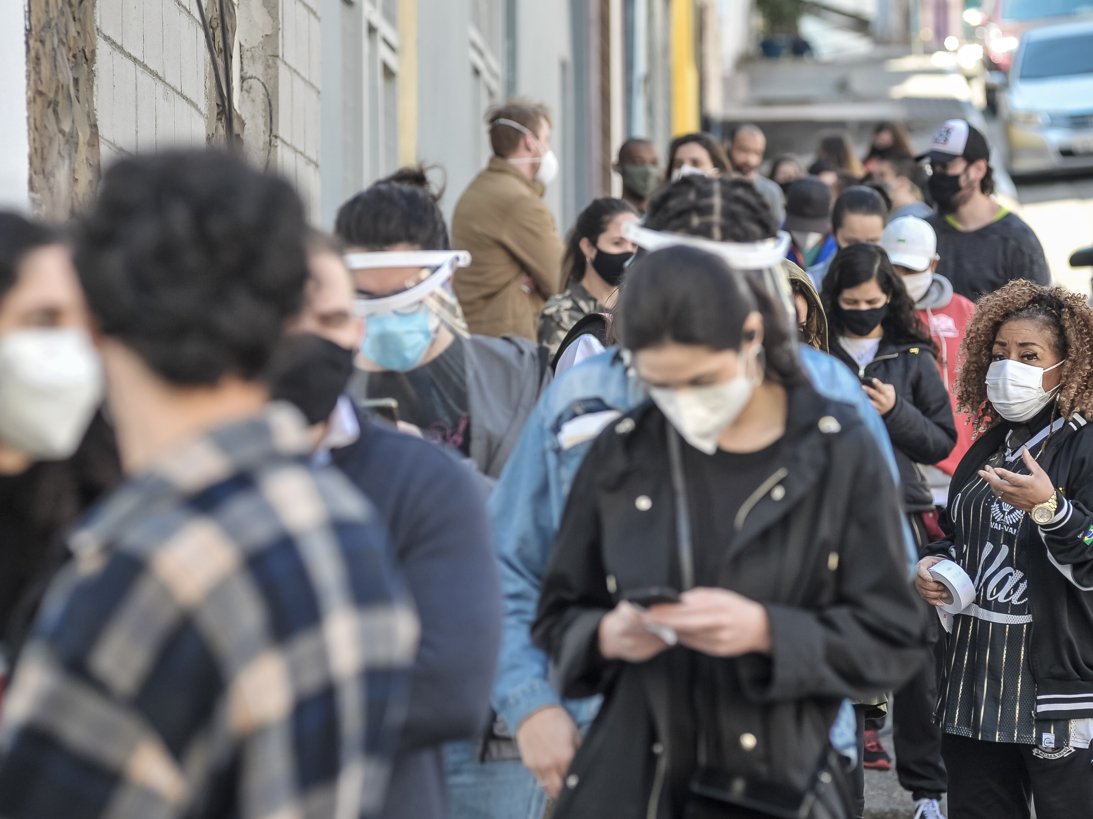 OMS critica governos que iniciam distribuição de 3ª dose de vacina 