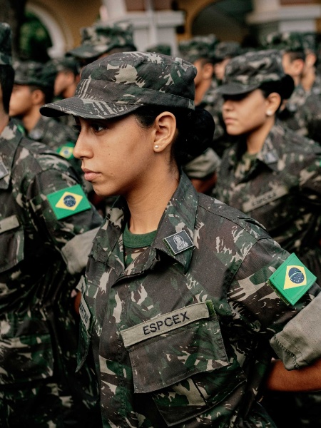 Senado quer liberar alistamento de mulheres no serviço militar