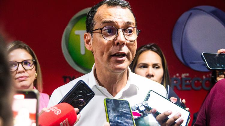 Lúdio Cabral costuma terminar as frases mais impactantes usando a expressão "com a graça de Deus"